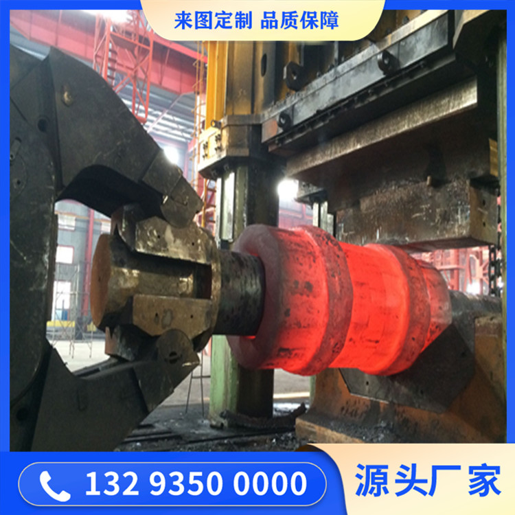 50MW汽輪機(jī)轉(zhuǎn)子鍛造場(chǎng)景